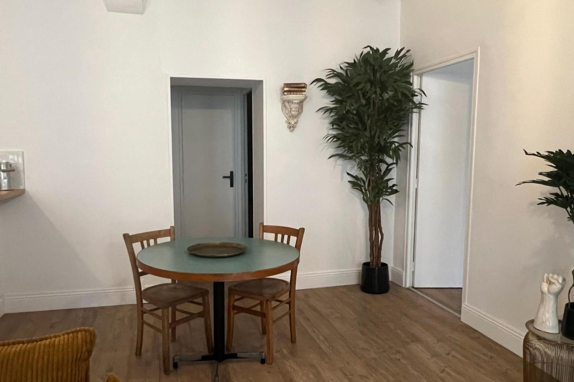 Appartement La Caresse De L'Amarante Mortagne-au-Perche Luaran gambar
