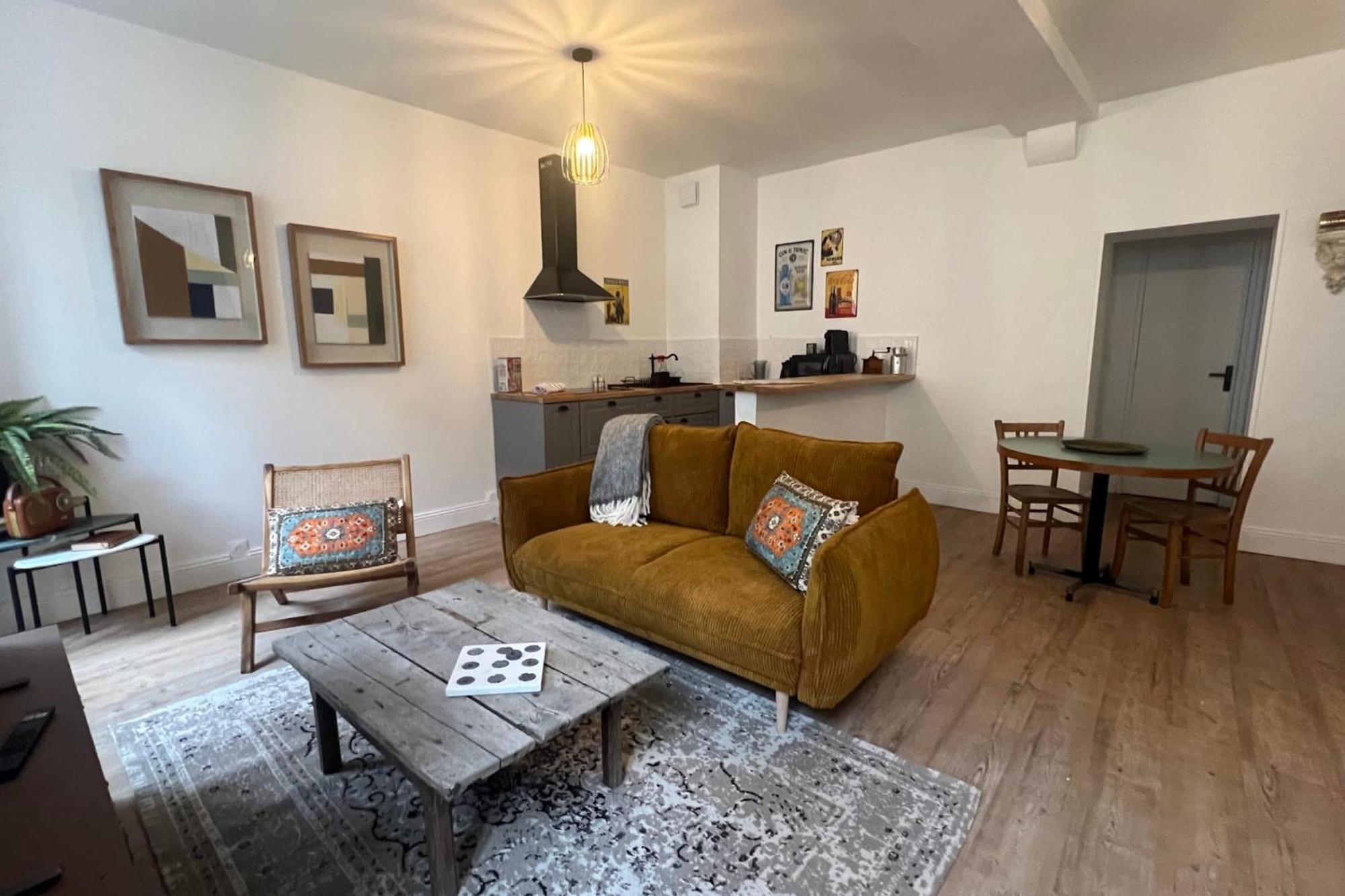 Appartement La Caresse De L'Amarante Mortagne-au-Perche Luaran gambar